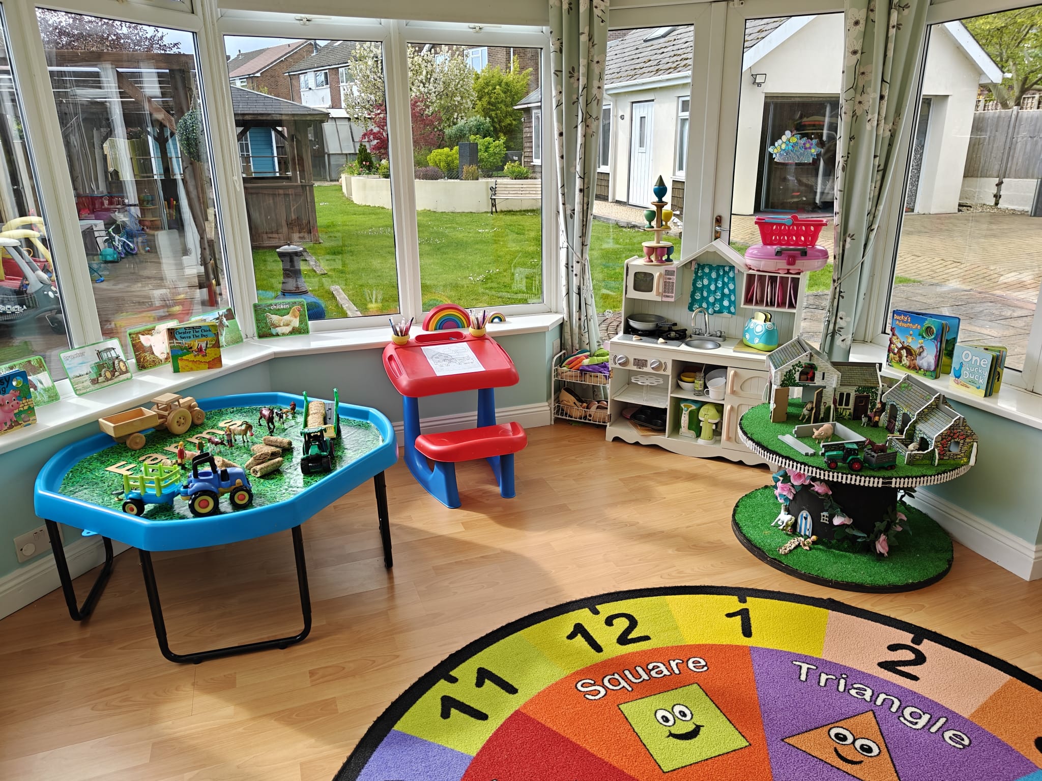 Setting photo — outdoor play